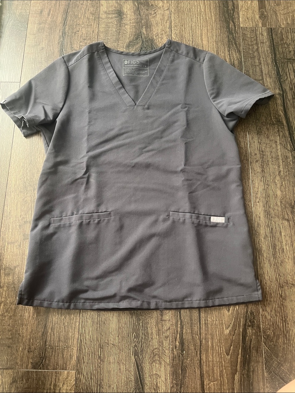 Figs Casma V-Neck Scrub Top - Charcoal Gray